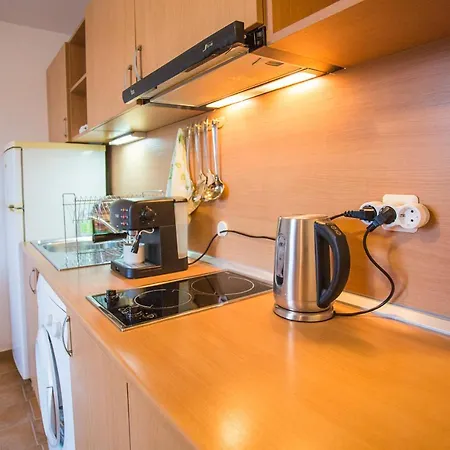 아파트 Cozy Colorful At The Foot Of The Mountain By Flat Mаnager